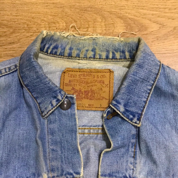 Vintage Levi’s denim jacket - Picture 2 of 5